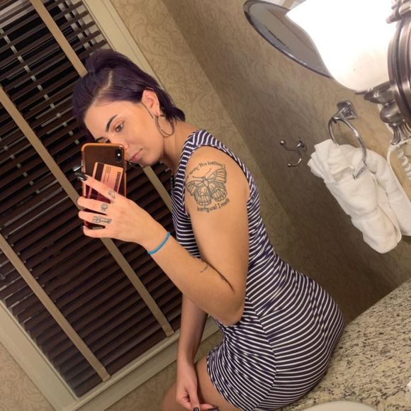 Meet your Posher, Joely - Picture 1 of 1